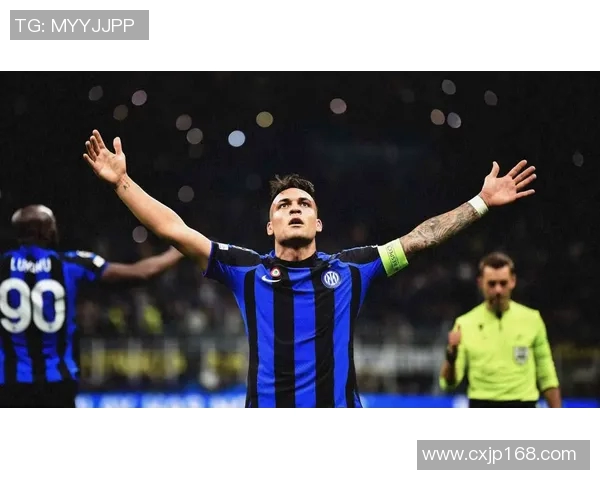 马丁内斯的传奇人生与职业生涯探索：从足球场到人生舞台的精彩旅程