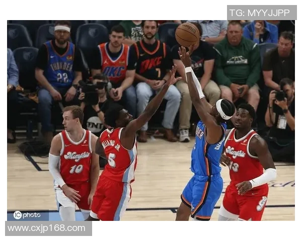 2015年NBA季后赛雷霆与灰熊的激烈对决回顾与分析