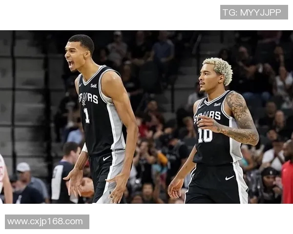 2018季前赛马刺与火箭激战回顾精彩瞬间与球员表现分析
